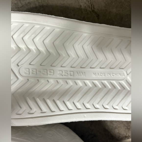 NWOT ladies slippers sandals size 7.5 to 8 - Picture 4 of 4